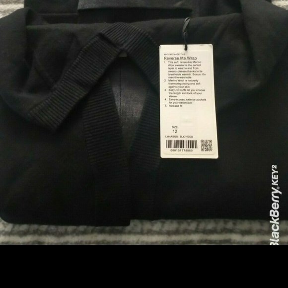 Lululemon NWT Reverse Me Wrap - Size 12 - Black / Heathered Deep Coal - Picture 7 of 7